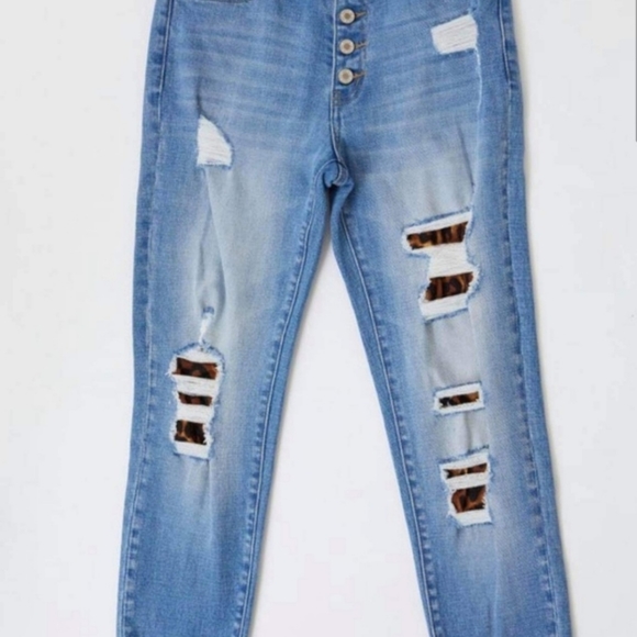 Kancan Leopard Patch Distressed Jeans 🔥 - Picture 2 of 3